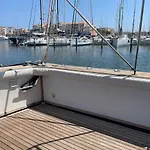 Holiday home Entire Boat Center Port Of Cap *