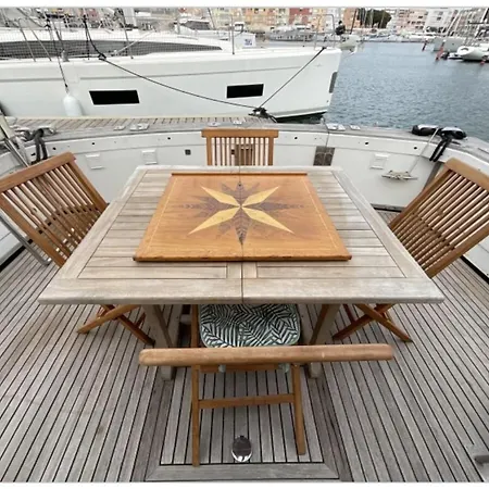 Entire Boat Center Port Of Cap Holiday home *