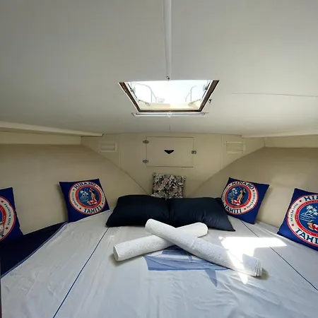 Holiday home Entire Boat Center Port Of Cap *